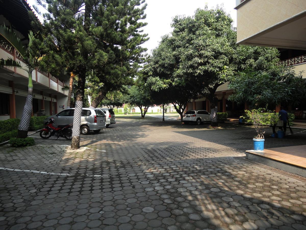 Langensari Hotel Cirebon Luaran gambar