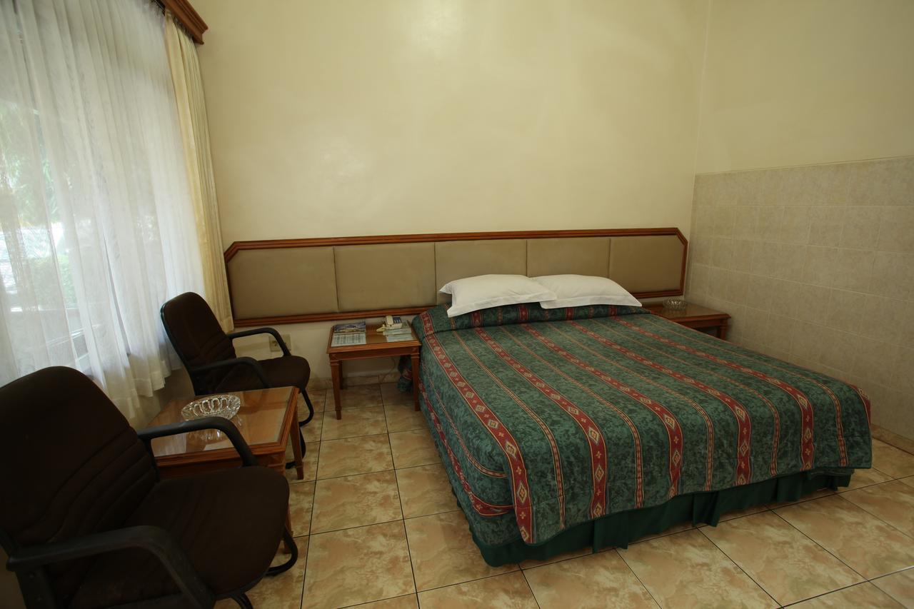 Langensari Hotel Cirebon Luaran gambar